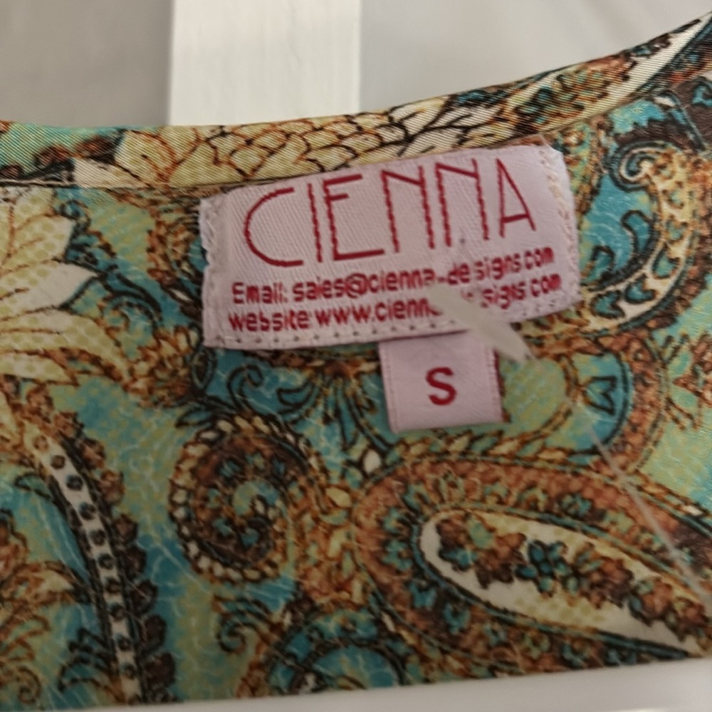 Cienna Floral Long Sleeve Dress - Picture 2 of 7